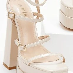 The Fashion Project Πέδιλα Platform λουστρίνι με λεπτά λουράκια - Μπεζ -Γόβες Εκπτώσεις pedila platform loustrini me lepta lourakia 103913 ox5u