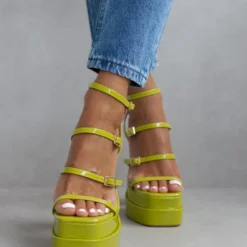 The Fashion Project Πέδιλα Platform λουστρίνι με λεπτά λουράκια - Λαχανί -Γόβες Εκπτώσεις pedila platform loustrini me lepta lourakia 103915 6w5y