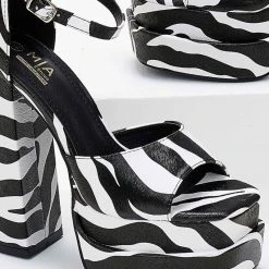 The Fashion Project Πέδιλα Platform με Animal Print - Zebra 11 The Fashion Project Πέδιλα Platform με Animal Print - Zebra -Γόβες Εκπτώσεις pedila platform me animal print 104238 6ajo