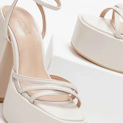 The Fashion Project Πέδιλα Platform με μπαρέτα - Μπεζ -Γόβες Εκπτώσεις pedila platform me mpareta 103656 olvk