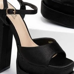 The Fashion Project Πέδιλα Platform σατέν με μπαρέτα - Μαύρο -Γόβες Εκπτώσεις pedila platform saten me mpareta 103901 02fe