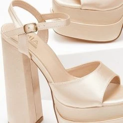 The Fashion Project Πέδιλα Platform σατέν με μπαρέτα - Μπεζ -Γόβες Εκπτώσεις pedila platform saten me mpareta 103902 w0sx