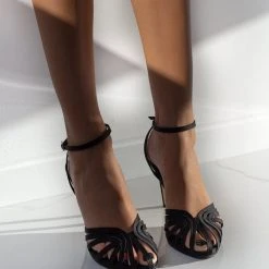 Πέδιλα ρετρό σατέν με μπαρέτα Tfp - Μαύρο -Γόβες Εκπτώσεις pedila retro saten me mpareta tfp 108631 e9kk