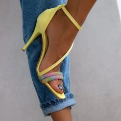 Πέδιλα σατέν TFP με διπλή σειρά Strass - Κίτρινο -Γόβες Εκπτώσεις pedila saten tfp me dipli seira strass 104762 hj9i