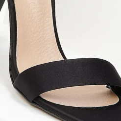 Πέδιλα σατέν TFP με μπαρέτα - Μαύρο 11 Πέδιλα σατέν TFP με μπαρέτα - Μαύρο -Γόβες Εκπτώσεις pedila saten tfp me mpareta 100446 vk7u