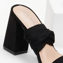 The Fashion Project Πέδιλα Suede με κορδόνια - Μαύρο -Γόβες Εκπτώσεις pedila suede me kordonia 100351 kk2t