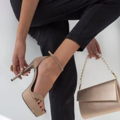 Πέδιλα Suede με μπαρέτα Tfp - Μπεζ -Γόβες Εκπτώσεις pedila suede me mpareta tfp 109403 7i8z