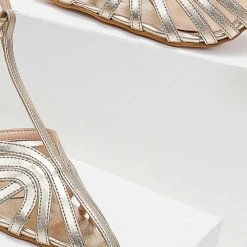 Πέδιλα TFP Retro με διπλή μπαρέτα - Χρυσό 12 Πέδιλα TFP Retro με διπλή μπαρέτα - Χρυσό -Γόβες Εκπτώσεις pedila tfp me dipli mpareta 103572 uvwf