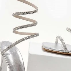 Πέδιλα TFP με έλασμα και κρύσταλλα - Ασημί -Γόβες Εκπτώσεις pedila tfp me elasma kai krustalla 104691 6iu3