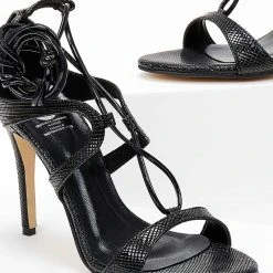 Πέδιλα Tfp με κορδόνια και ανάγλυφο σχέδιο - Μαύρο -Γόβες Εκπτώσεις pedila tfp me kordonia kai anaglufo sxedio 101388 andp