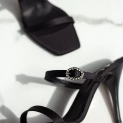 Πέδιλα TFP με λεπτά λουράκια - Μαύρο 14 Πέδιλα TFP με λεπτά λουράκια - Μαύρο -Γόβες Εκπτώσεις pedila tfp me lepta lourakia 102134 6uli