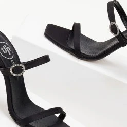 Πέδιλα TFP με λεπτά λουράκια - Μαύρο 17 Πέδιλα TFP με λεπτά λουράκια - Μαύρο -Γόβες Εκπτώσεις pedila tfp me lepta lourakia 102134 hc7k