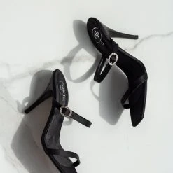 Πέδιλα TFP με λεπτά λουράκια - Μαύρο 20 Πέδιλα TFP με λεπτά λουράκια - Μαύρο -Γόβες Εκπτώσεις pedila tfp me lepta lourakia 102134 jt5x