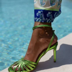 Ρετρό TFP πέδιλα σε μεταλλικές αποχρώσεις - Λαχανί -Γόβες Εκπτώσεις retro tfp pedila se metallikes apoxrwseis 105219 0xg5