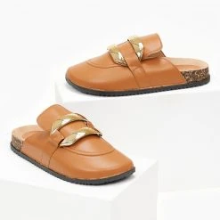 The Fashion Project Σαμπώ με μεγάλο διακοσμητικό - Κάμελ -Γόβες Εκπτώσεις sampw me megalo diakosmitiko 99973 4bjw