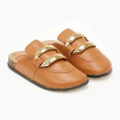 The Fashion Project Σαμπώ με μεγάλο διακοσμητικό - Κάμελ -Γόβες Εκπτώσεις sampw me megalo diakosmitiko 99973 gozu