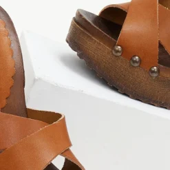 TFP Τσόκαρα δερμάτινα με ψηλό τακούνι - Ταμπά -Γόβες Εκπτώσεις tsokara dermatina me psilo takouni 106195 84zn