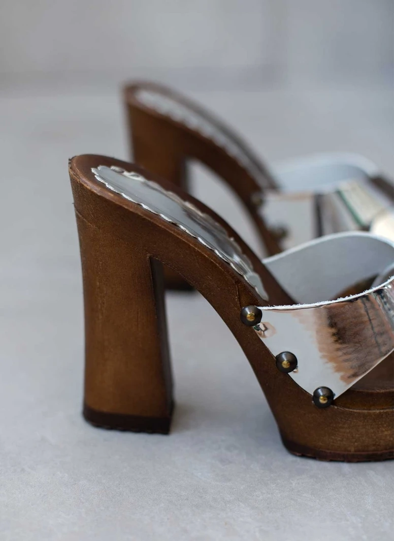 The Fashion Project Τσόκαρα με χιαστί φάσες και τρουκς - Ασημί 2 The Fashion Project Τσόκαρα με χιαστί φάσες και τρουκς - Ασημί - Image 2