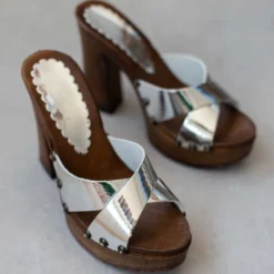 The Fashion Project Τσόκαρα με χιαστί φάσες και τρουκς - Ασημί 7 The Fashion Project Τσόκαρα με χιαστί φάσες και τρουκς - Ασημί -Γόβες Εκπτώσεις tsokara me xiasti fases kai trouks 106191 rw4e